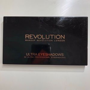 *** SOLD *** Makeup Revolution- eyeshadow palette